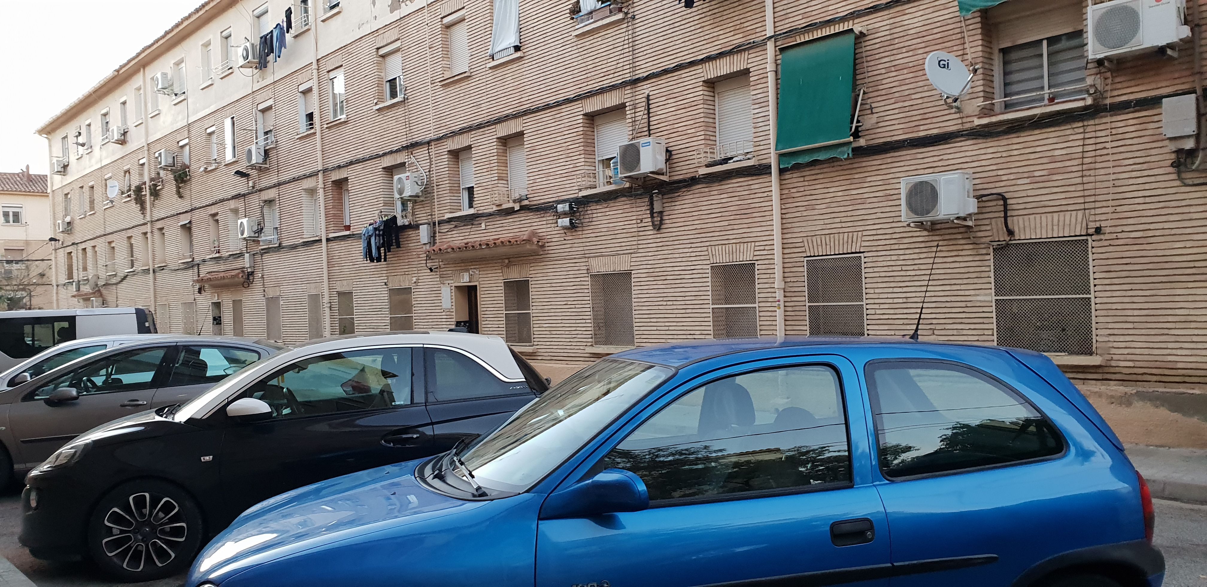 Vista exterior de Piso en venta en  Zaragoza Capital con Calefacción