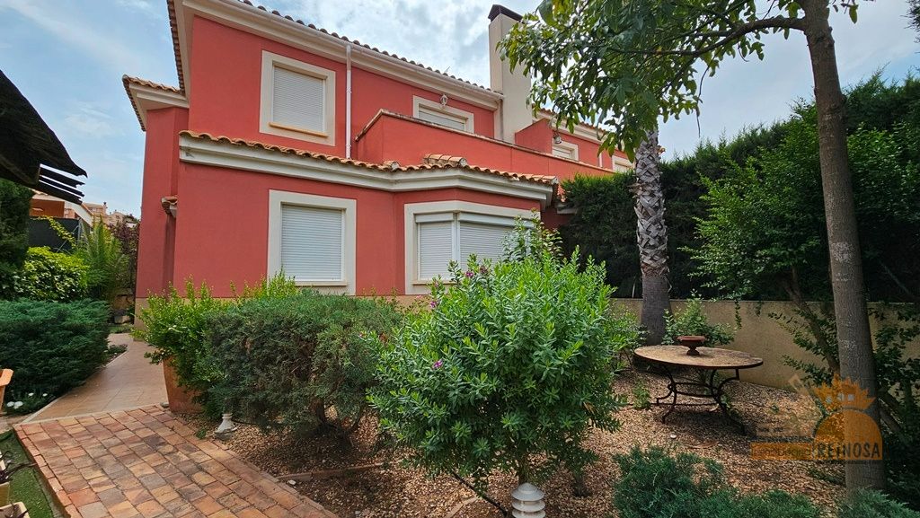 Vista exterior de Casa adosada de lloguer en Molina de Segura amb Calefacció, Jardí privat i Terrassa