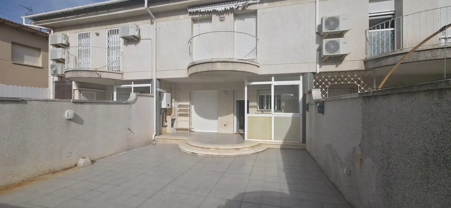 Adossat amb terrassa en venda a Centre
