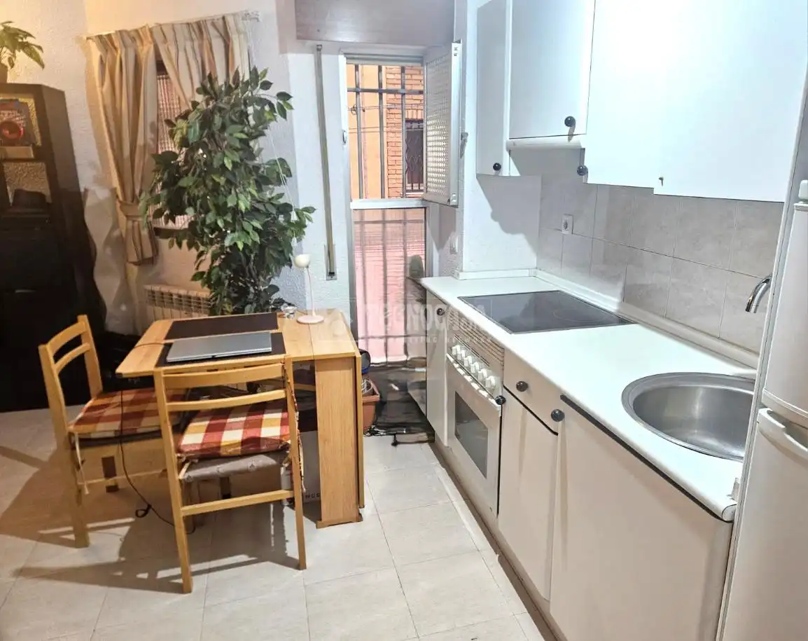Cuina de Estudi en venda en Madrid amb Calefacció