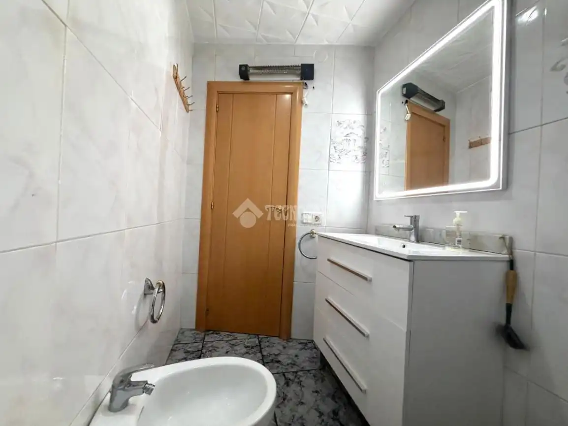 Bathroom of Flat for sale in Badalona  with Air Conditioner and Balcony