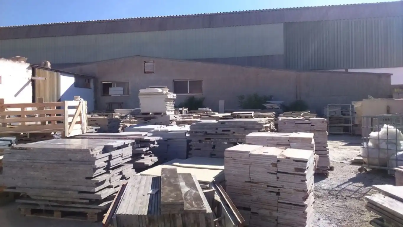 Vista exterior de Casa o xalet en venda en Badajoz amb Jardí privat, Terrassa i Traster