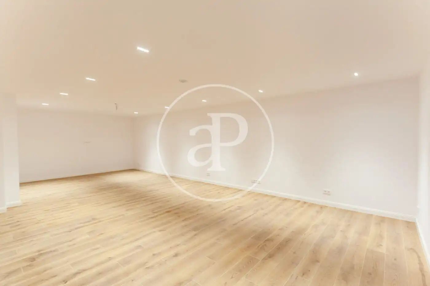 Casa aparellada amb piscina en venda a C. Tallín, imagen 31