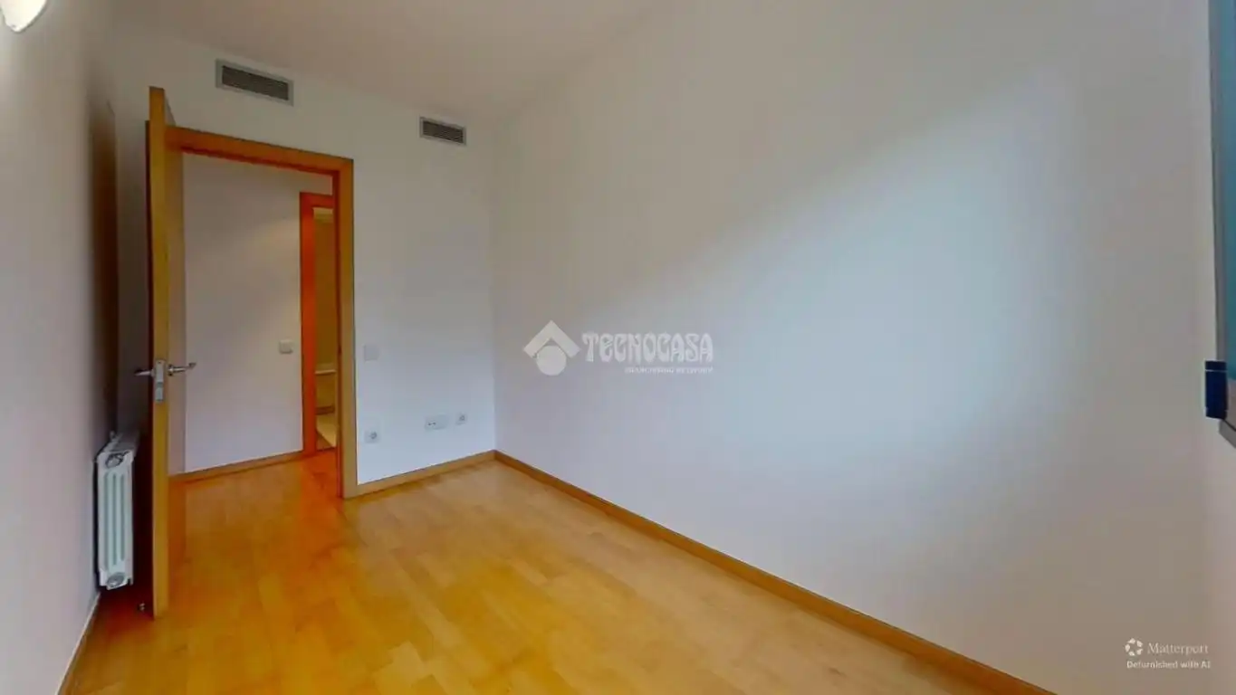 Habitación de Piso en venta en Sabadell con Aire acondicionado, Calefacción y Balcón