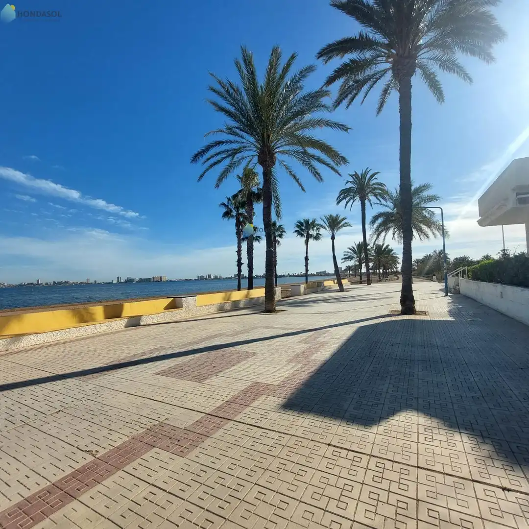 Vista exterior de Casa o xalet en venda en Cartagena amb Terrassa i Moblat