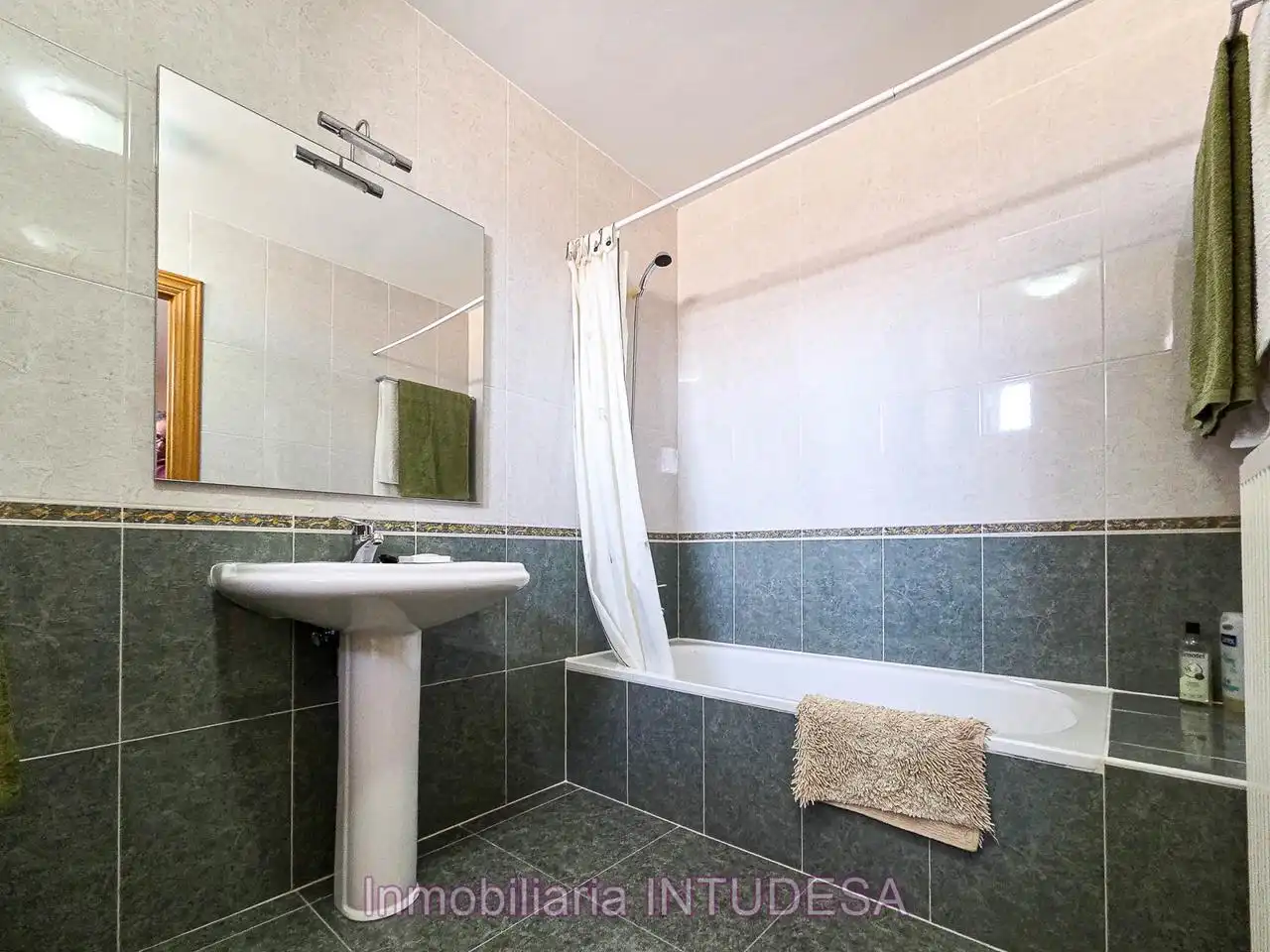 Baño de Casa adosada en venta en Murchante con Calefacción, Jardín privado y Parquet