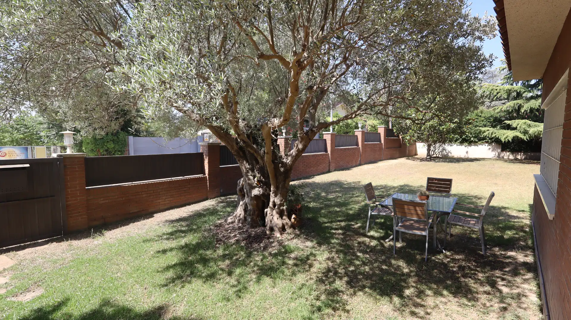 Jardí de Casa o xalet en venda en Cerdanyola del Vallès amb Aire condicionat, Calefacció i Jardí privat