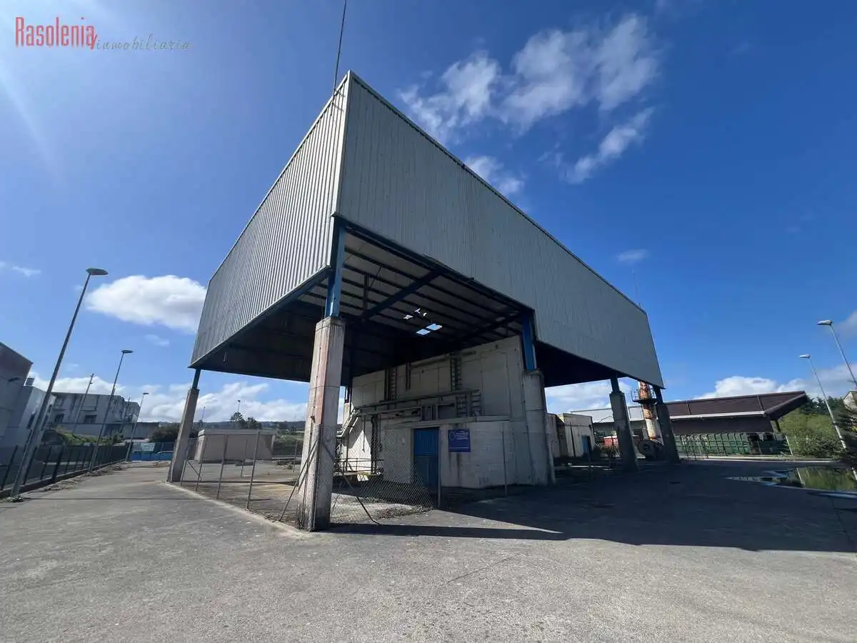 Vista exterior de Nave industrial en venta en Cerceda