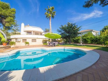 Villa avec balcon à vendre à Partidas de Alicante