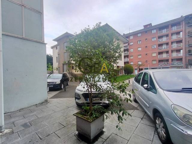 Garaje en Venta en Villabona