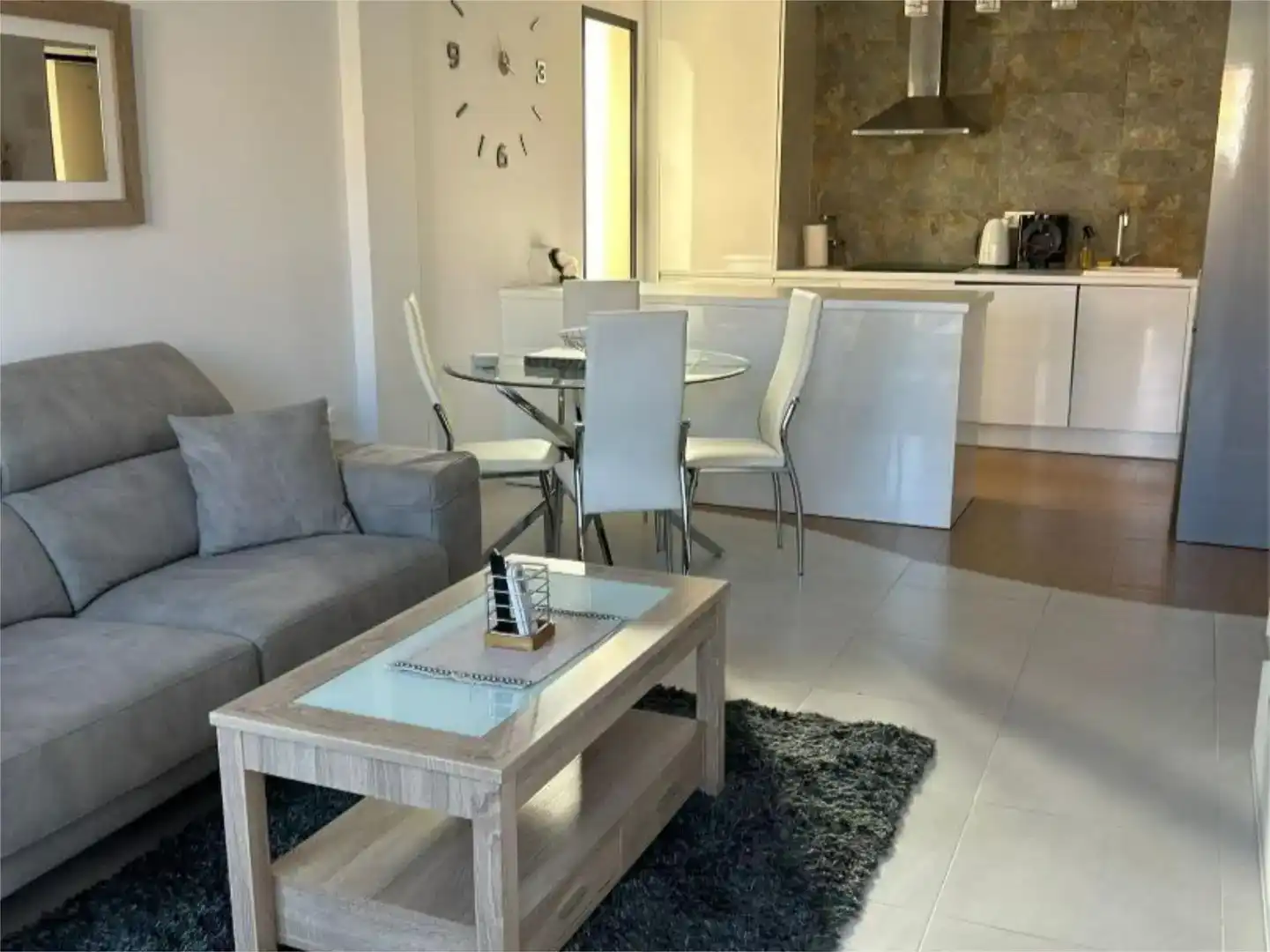 Wohnzimmer von Wohnung zum Verkauf in Orihuela mit Klimaanlage, Schwimmbad und Balkon