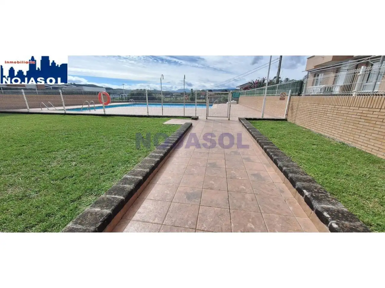 Piscina de Pis de lloguer en Noja amb Calefacció, Jardí privat i Terrassa