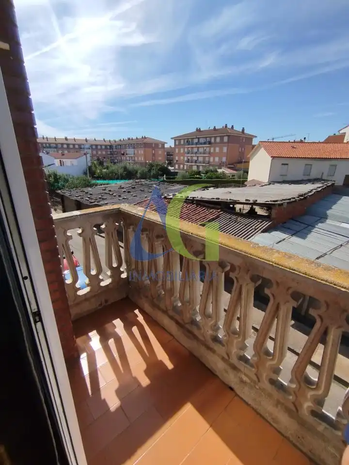 Balcony of Apartments for rent in Villaquilambre  with Heating, Parquet flooring and Storage room