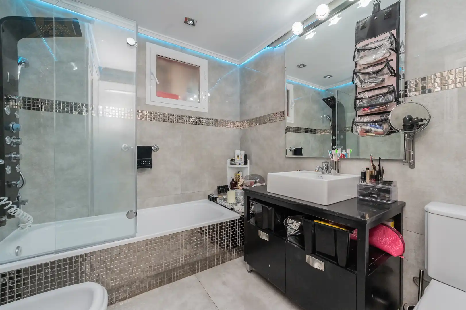 Baño de Piso en venta en Móstoles con Aire acondicionado, Calefacción y Lavadora