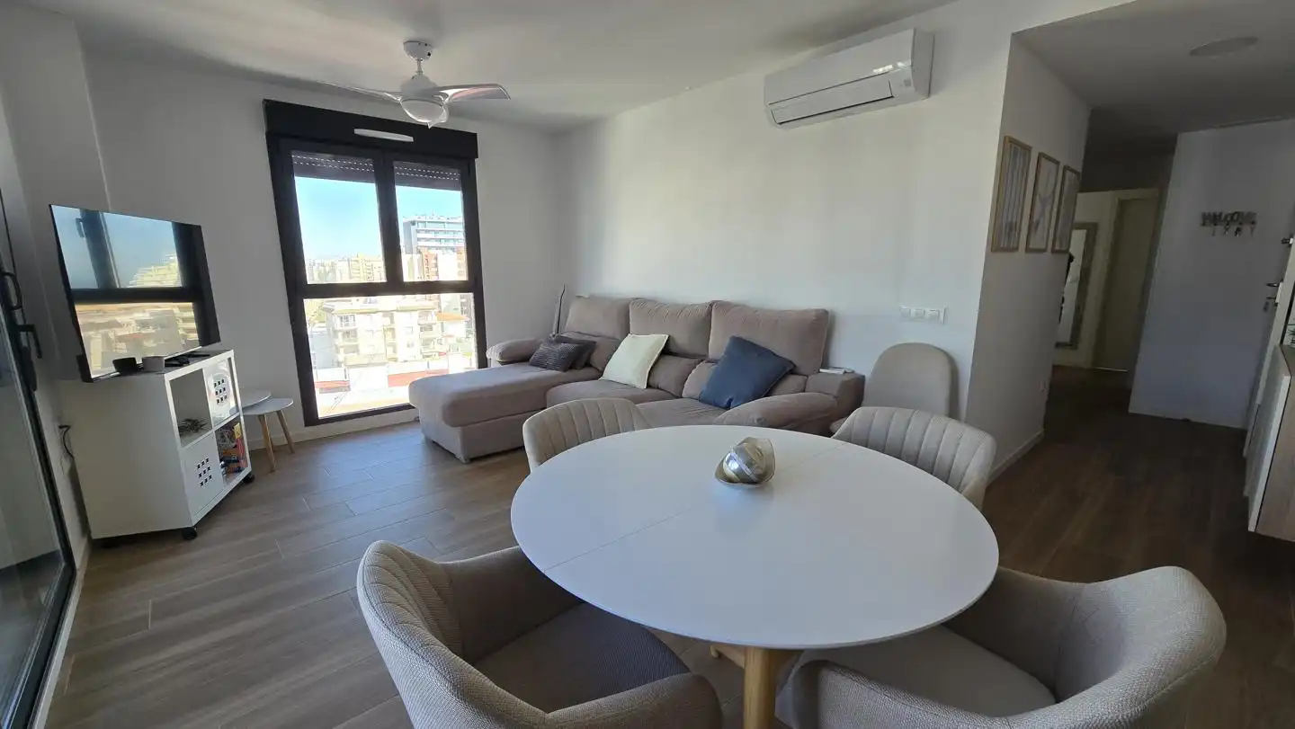 Sala de estar de Apartamento de alquiler en Gandia con Aire acondicionado, Calefacción y Piscina comunitaria