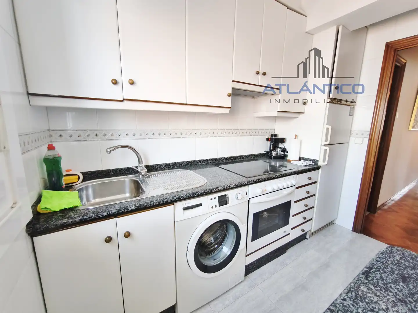 Kitchen of Flat for rent in A Coruña Capital   with Heating, Parquet flooring and Furnished