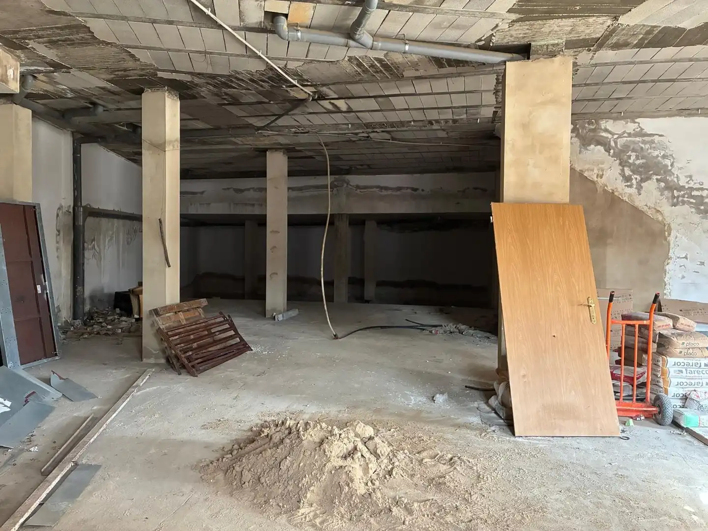 Local comercial en venda a Beas, imagen 3
