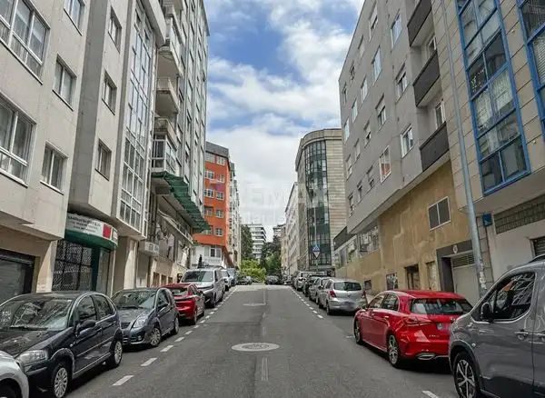 Vista exterior de Local en venta en Vigo 