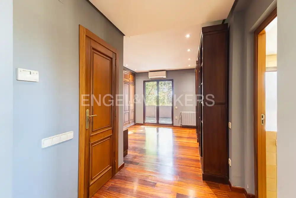 Houses for sale in La Pobla de Vallbona  with Air Conditioner, Heating and Private garden