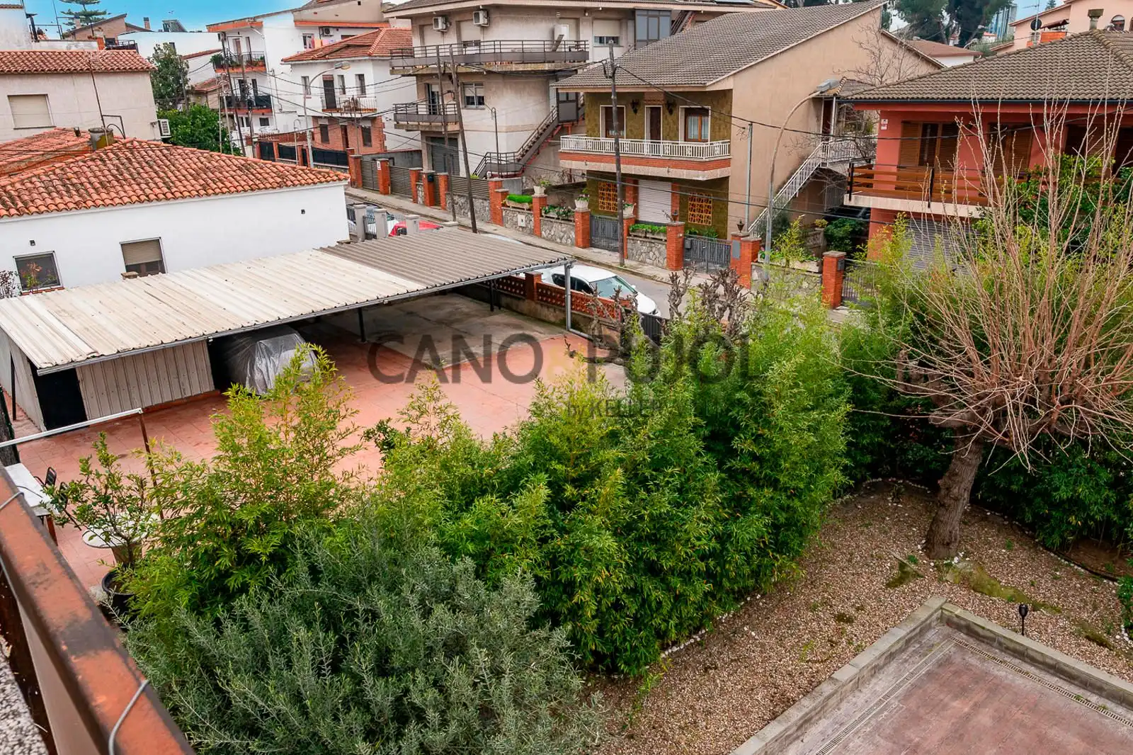Exterior view of Buildings for sale in Rubí