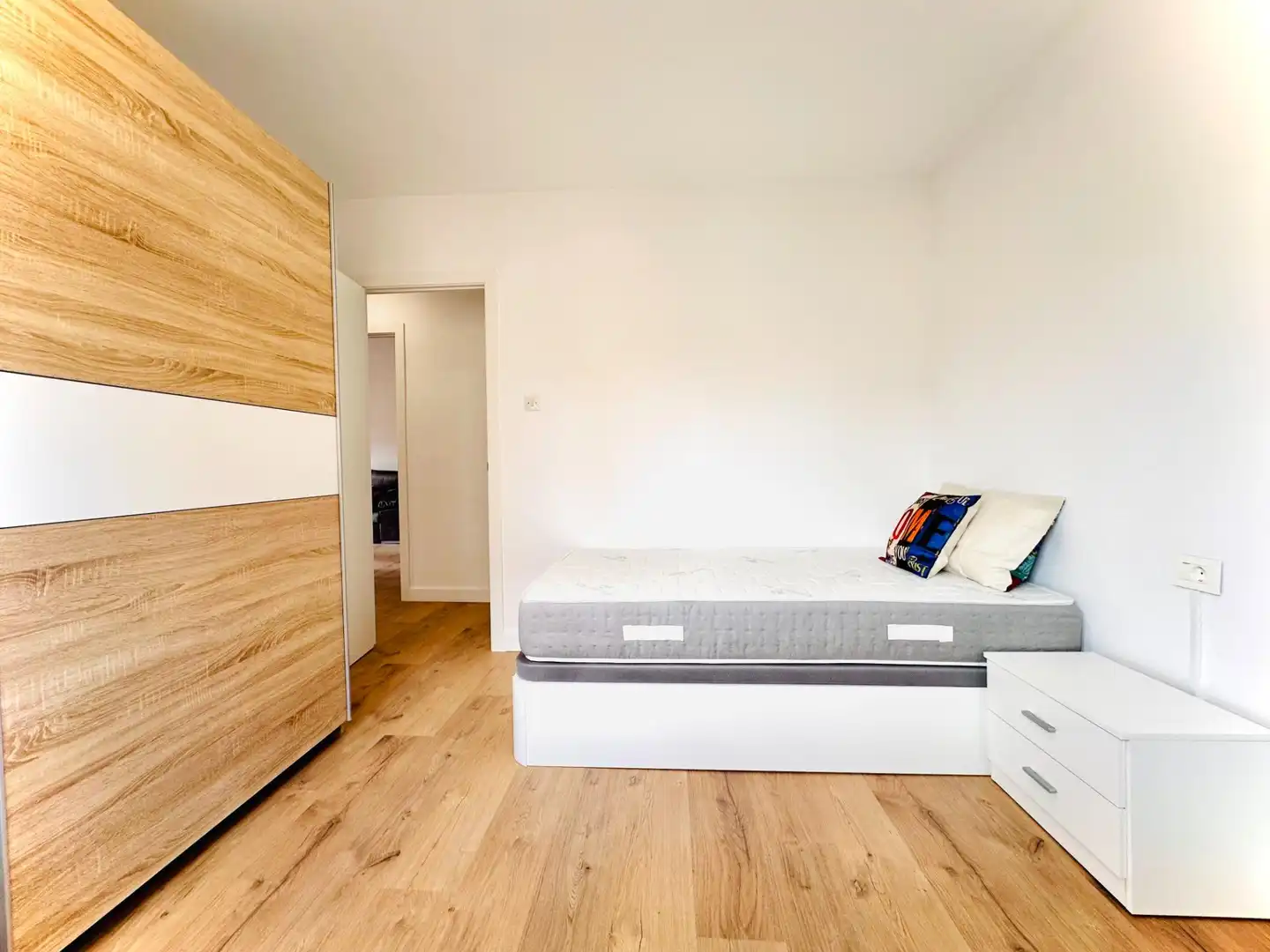 Room in Calle FRAY JUAN SANCHEZ COTAN, Cartuja