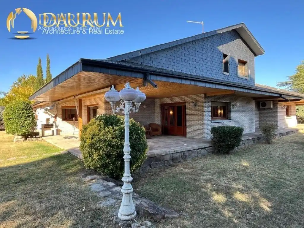 Chalet con piscina en venta en Castillos