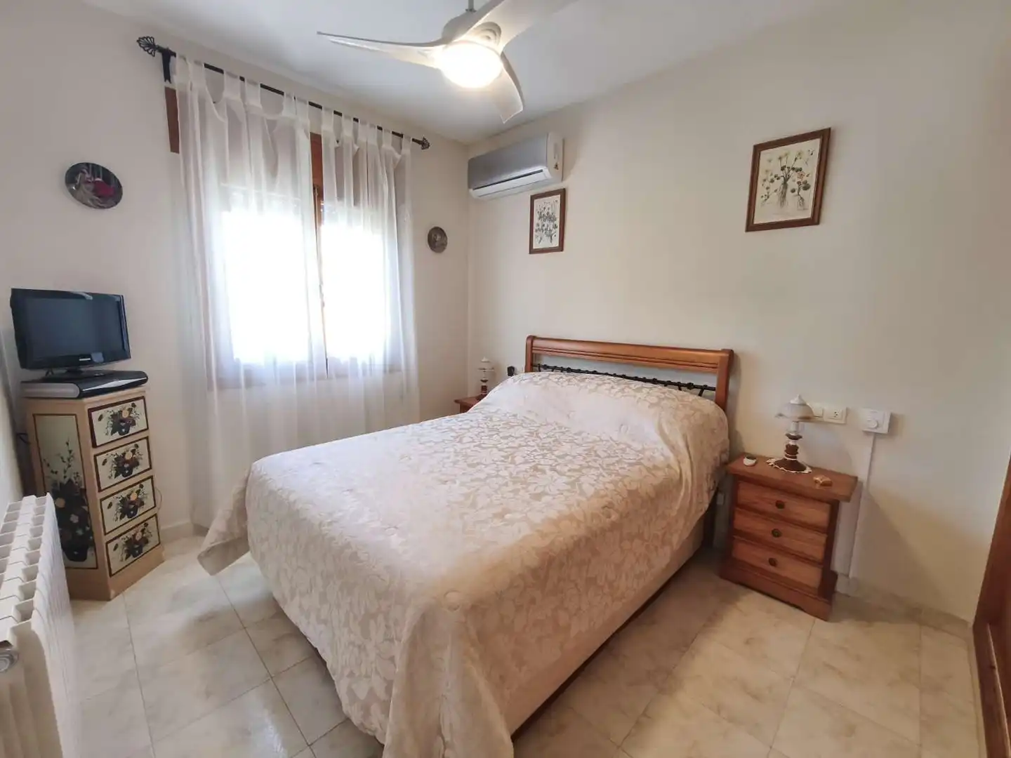 Habitación de Casa o chalet en venta en Orihuela con Aire acondicionado, Trastero y Piscina