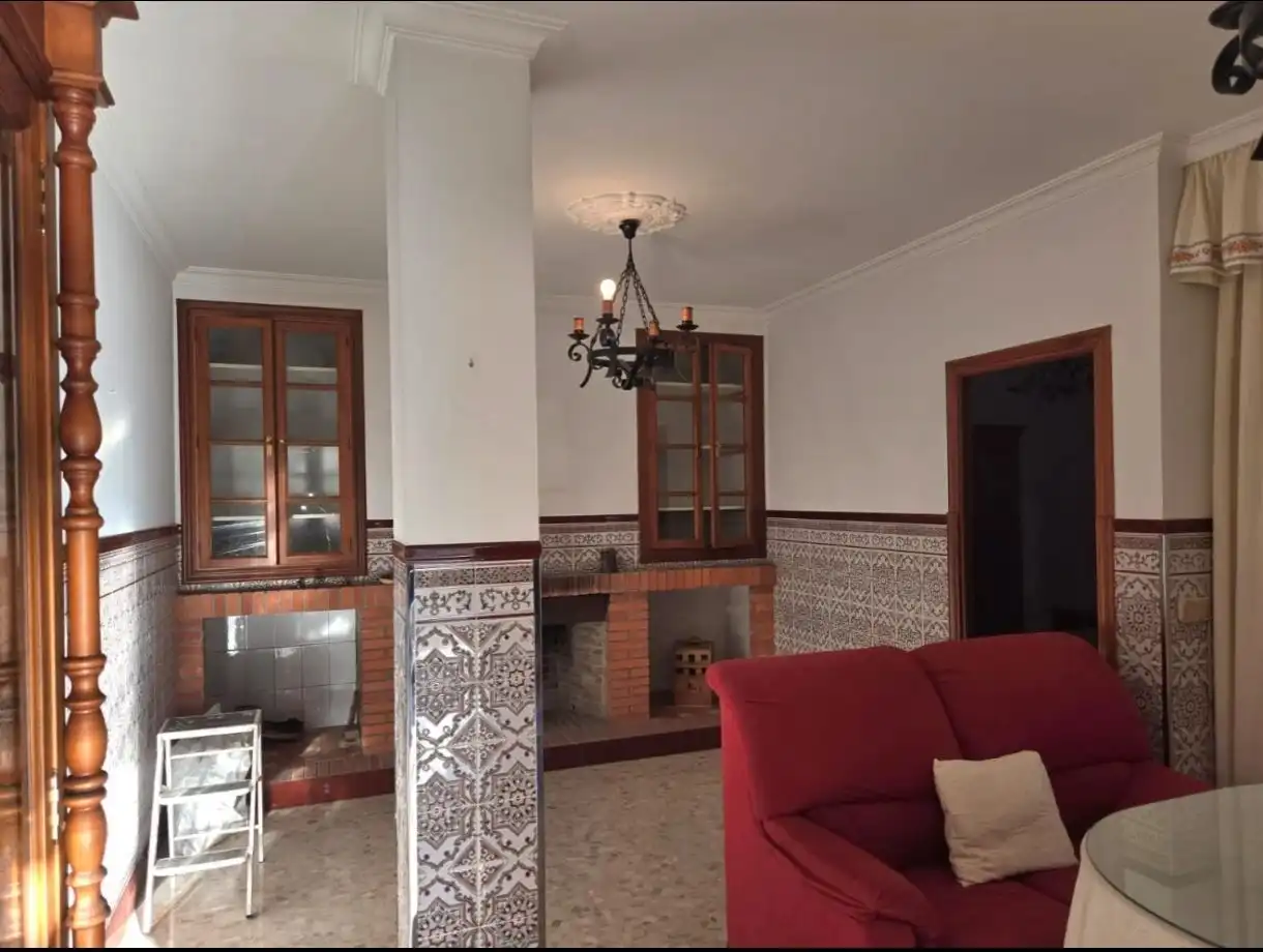 Sala d'estar de Casa adosada en venda en Mairena del Aljarafe amb Aire condicionat, Terrassa i Moblat