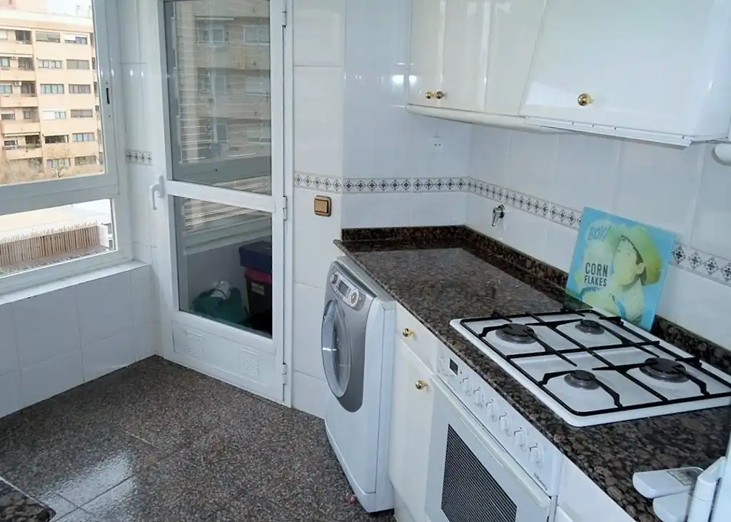 Cocina de Piso de alquiler en Valencia con Aire acondicionado, Calefacción y Amueblado