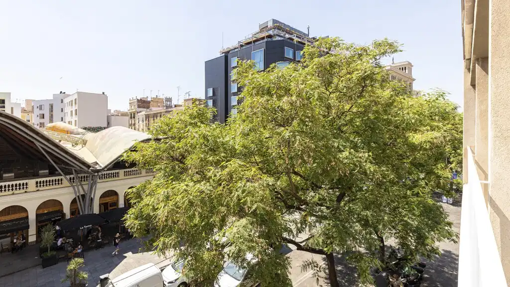 Vista exterior de Apartamento en venta en Barcelona con Aire acondicionado, Parquet y Balcón
