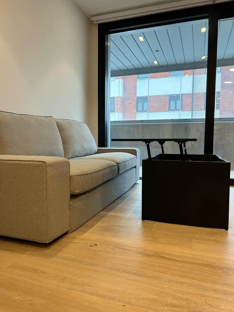 Wohnzimmer von Wohnung zur Miete in  Pamplona / Iruña mit Klimaanlage, Heizung und Terrasse