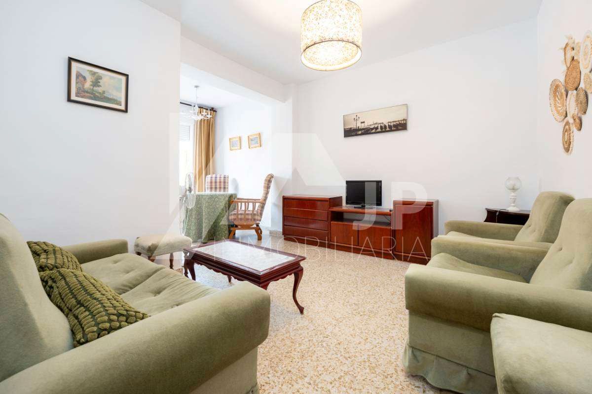 Sala d'estar de Pis de lloguer en  Granada Capital amb Moblat i Balcó