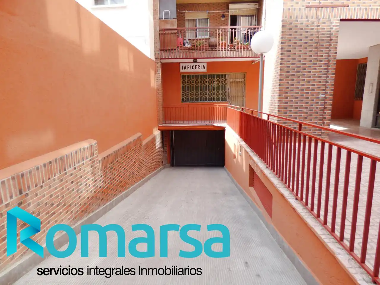 Vista exterior de Piso en venta en Ávila con Calefacción, Parquet y Terraza