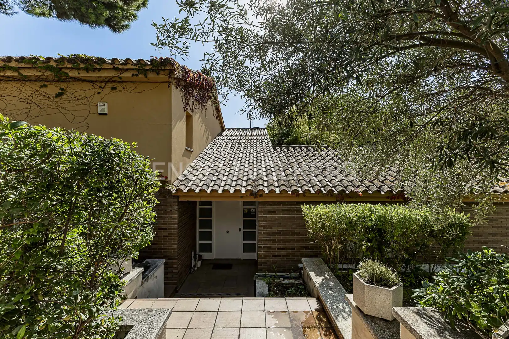 Vista exterior de Casa o xalet en venda en Cabrils amb Aire condicionat, Calefacció i Jardí privat