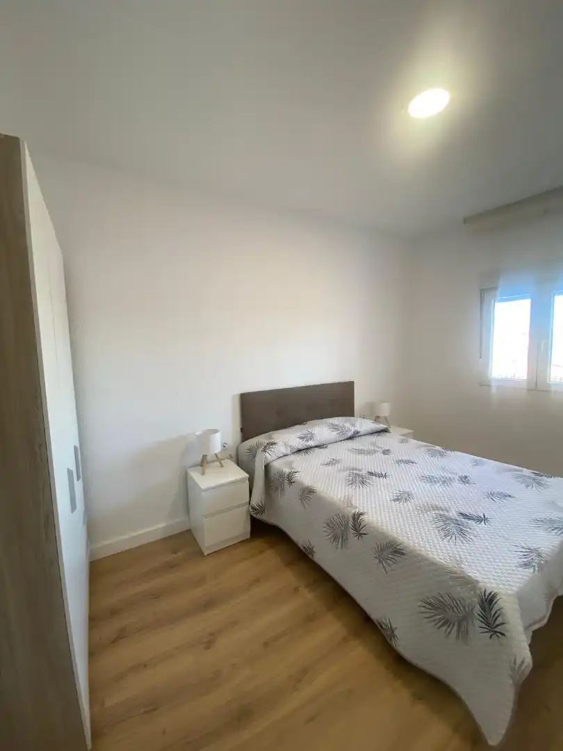 Wohnung zur Miete in Calle Pedro María Plano, Centro