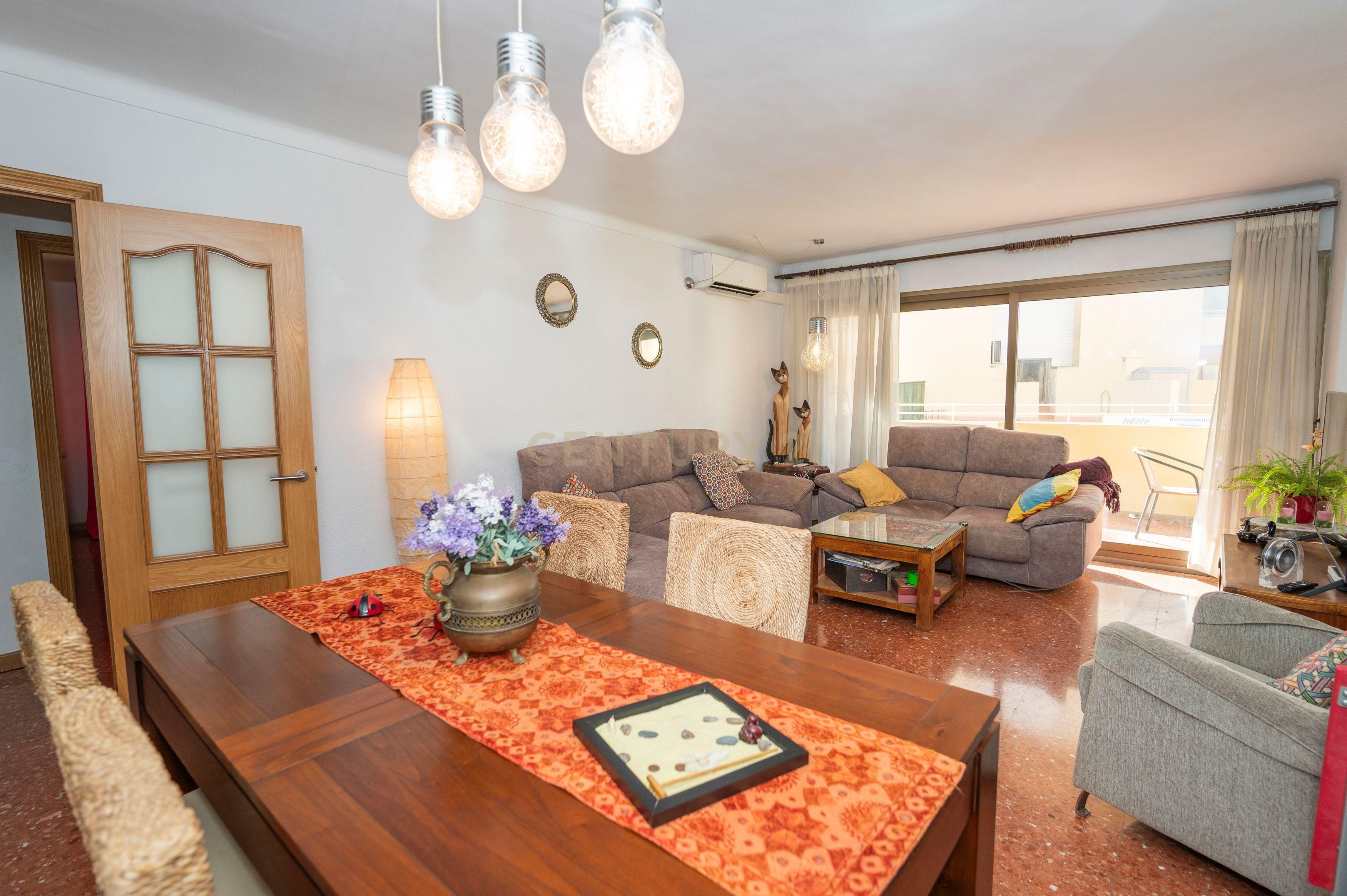 Sala d'estar de Apartament en venda en Eivissa amb Aire condicionat, Traster i Balcó