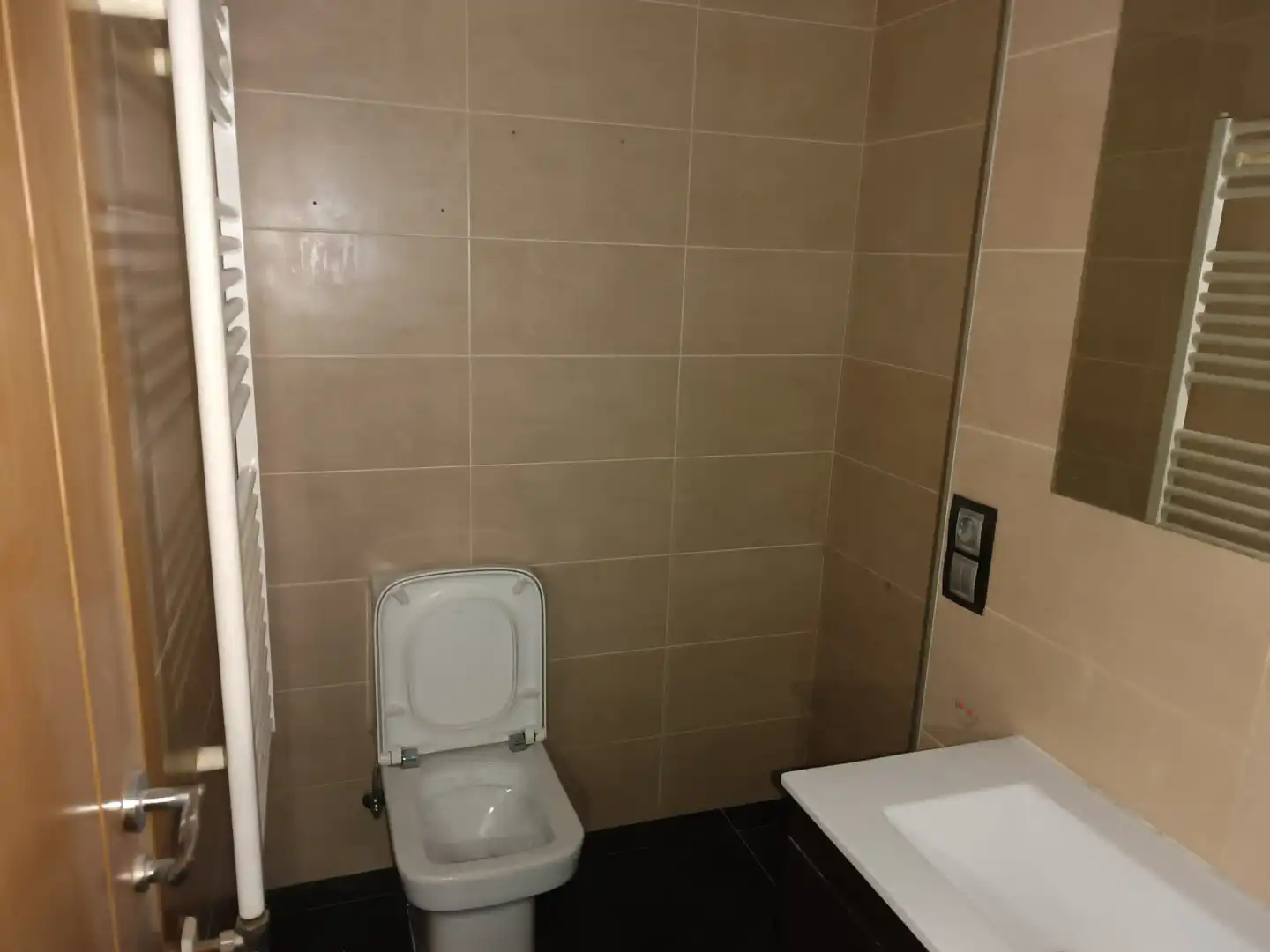 Baño de Piso en venta en Pradoluengo con Parquet y Terraza