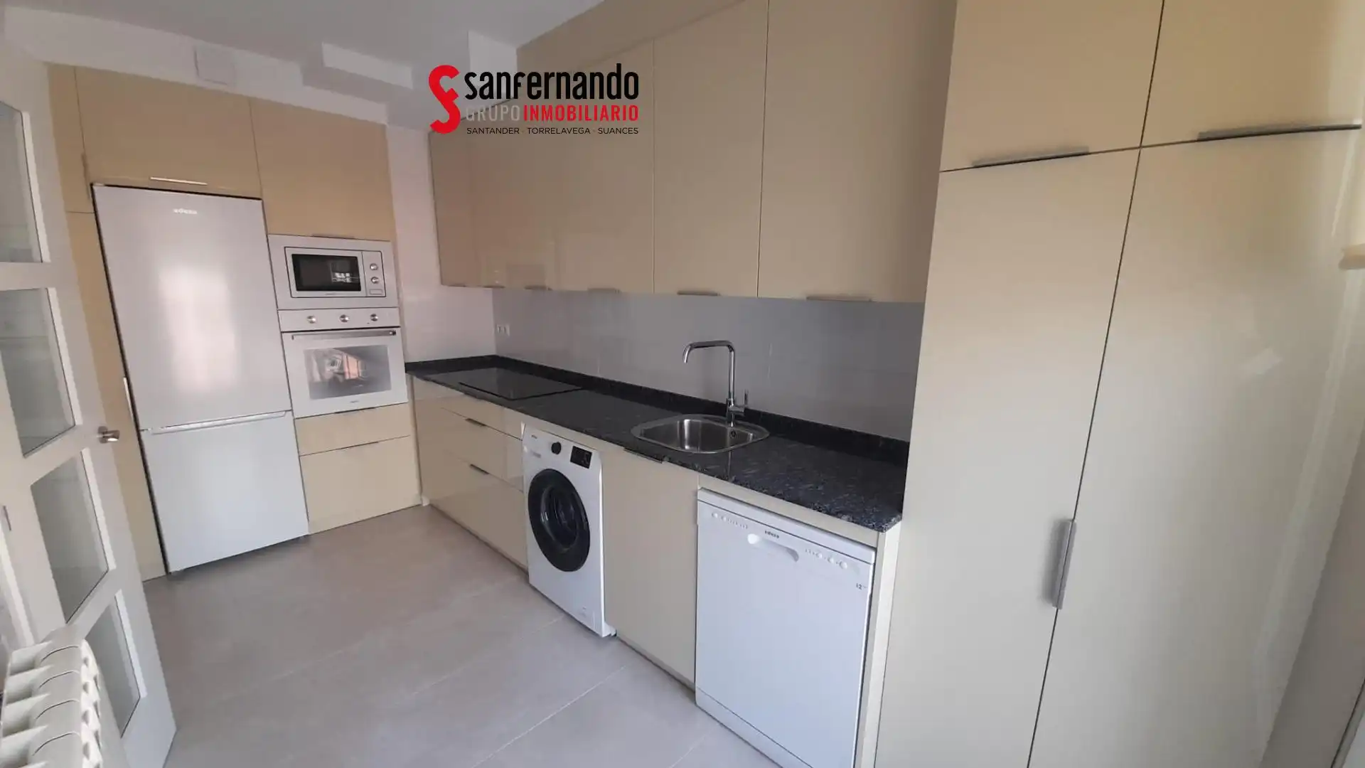 Cuina de Pis de lloguer en Santander amb Traster, Moblat i Balcó