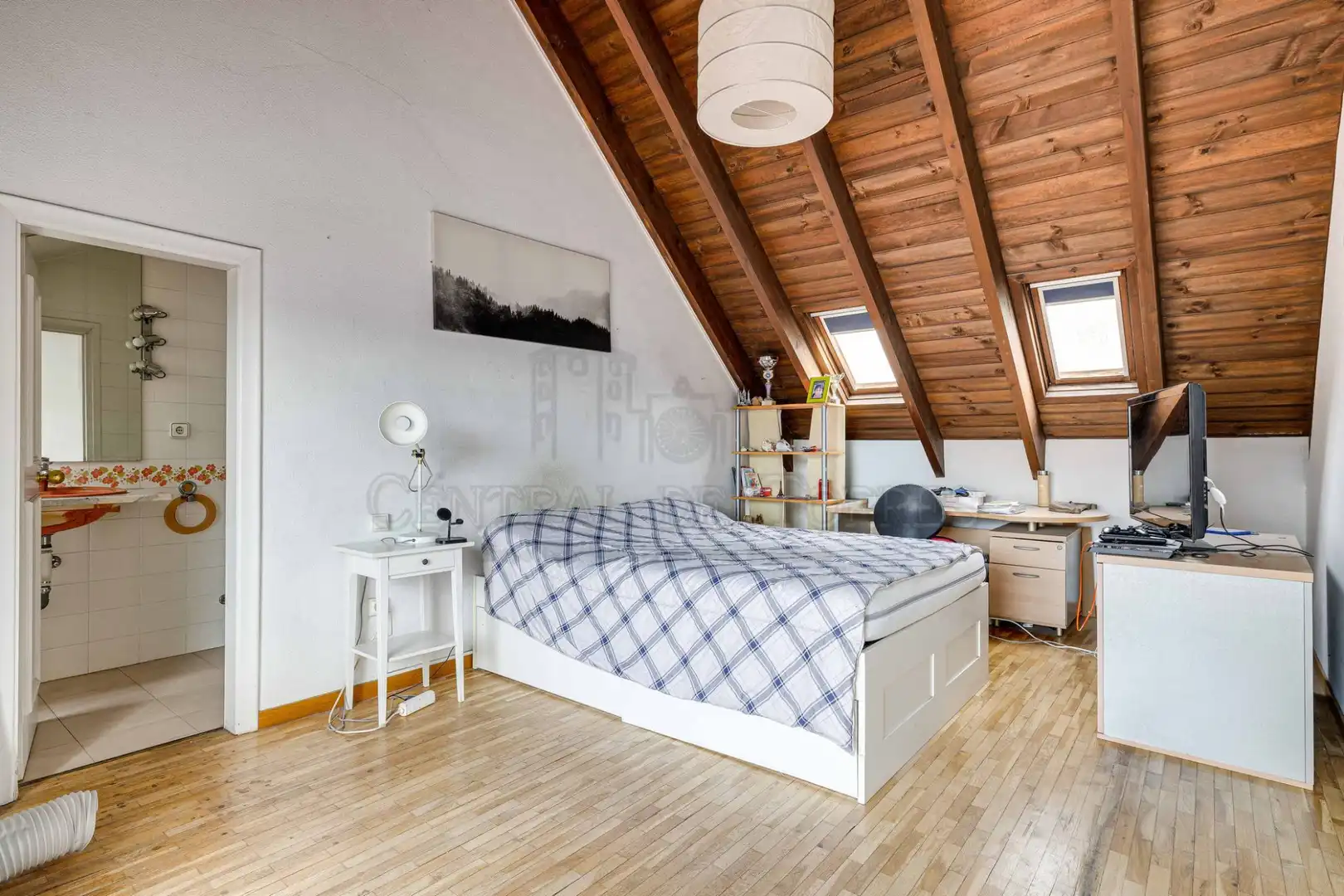 Habitación de Casa o chalet en venta en Sant Cugat del Vallès con Calefacción, Jardín privado y Parquet