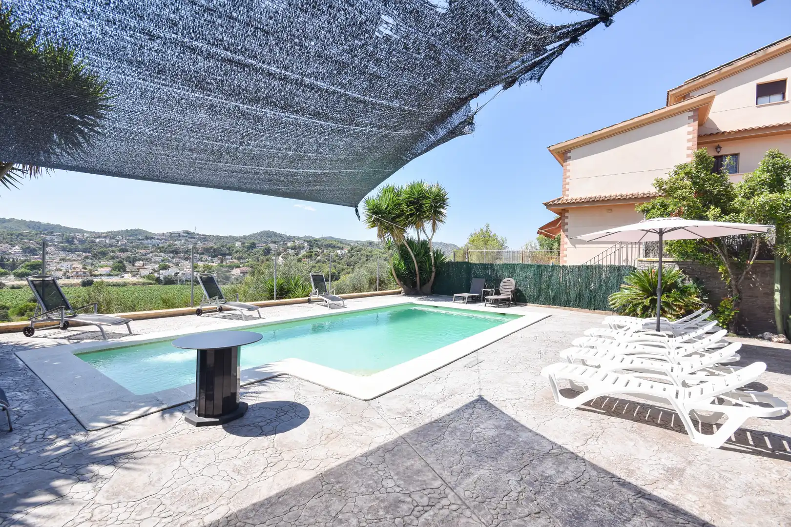 Piscina de Casa o xalet en venda en Cubelles amb Aire condicionat, Calefacció i Jardí privat