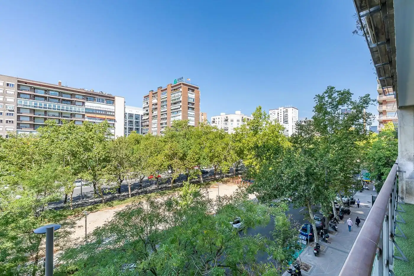 Vista exterior de Oficina de lloguer en Madrid amb Aire condicionat, Calefacció i Terrassa