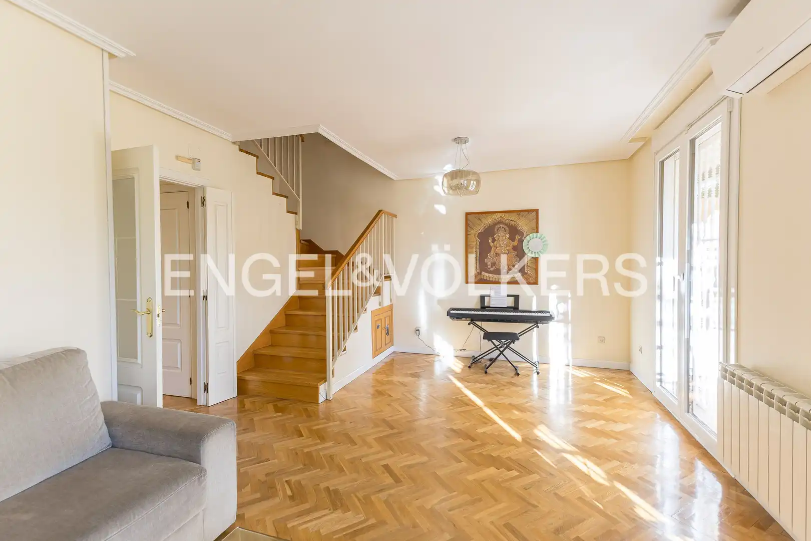 Haus oder Chalet zum Verkauf in Madrid mit Klimaanlage, Heizung und Privatgarten