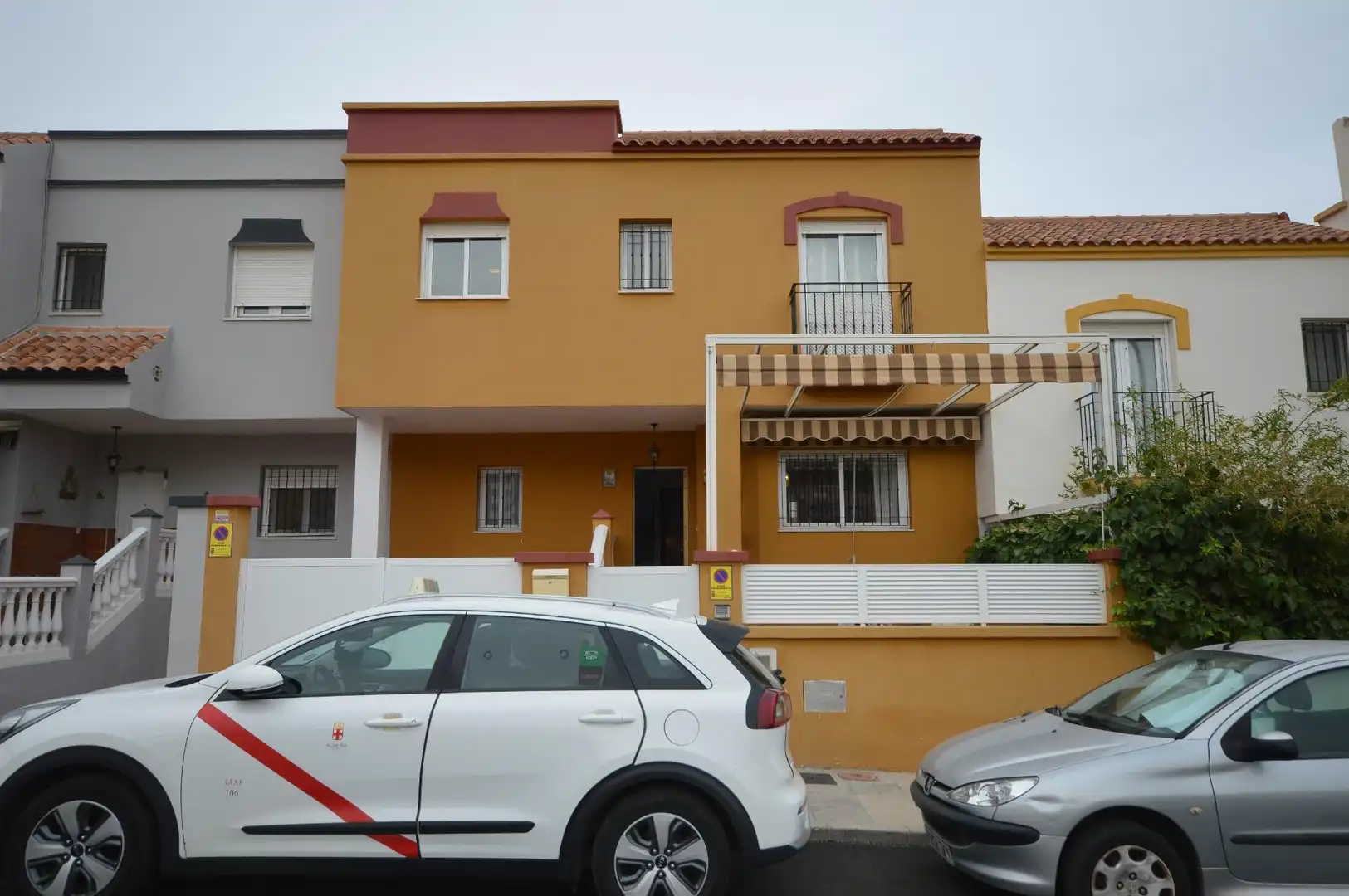 Casa con jardín en venta en Calle Calle Aneto 14