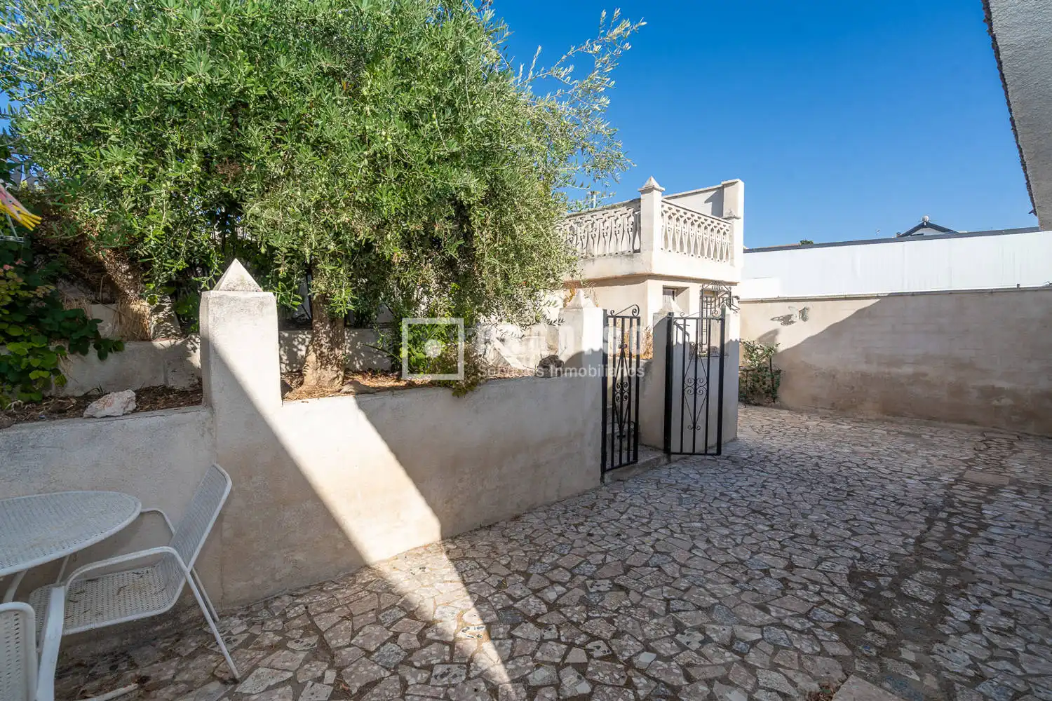 Exterior view of Houses for sale in Palomeque, Toledo