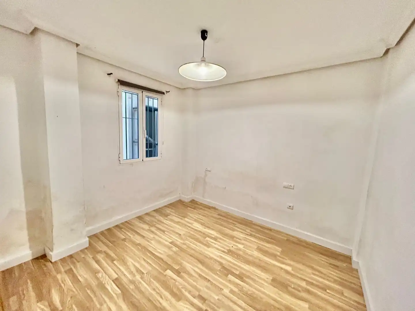 Bedroom of Ground floor for sale in Valencia