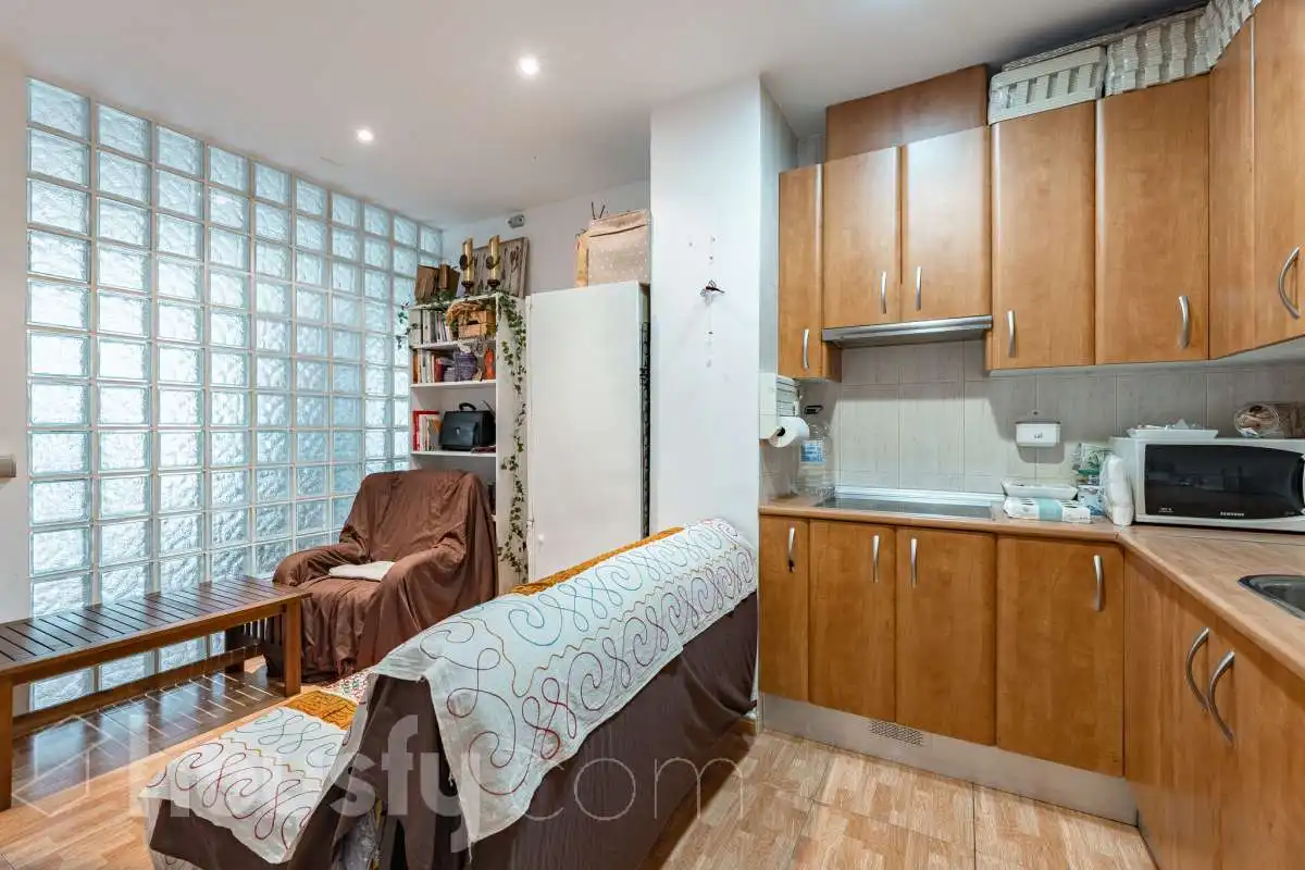 Habitación de Planta baja en venta en Barcelona