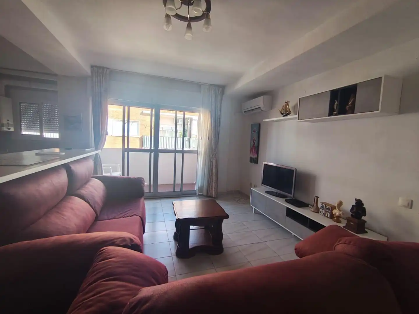 Sala de estar de Piso de alquiler en Algeciras con Aire acondicionado y Amueblado