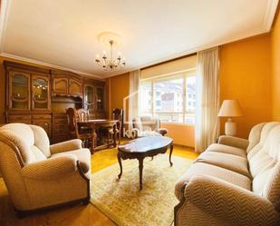 Sala d'estar de Pis en venda en Grado amb Terrassa