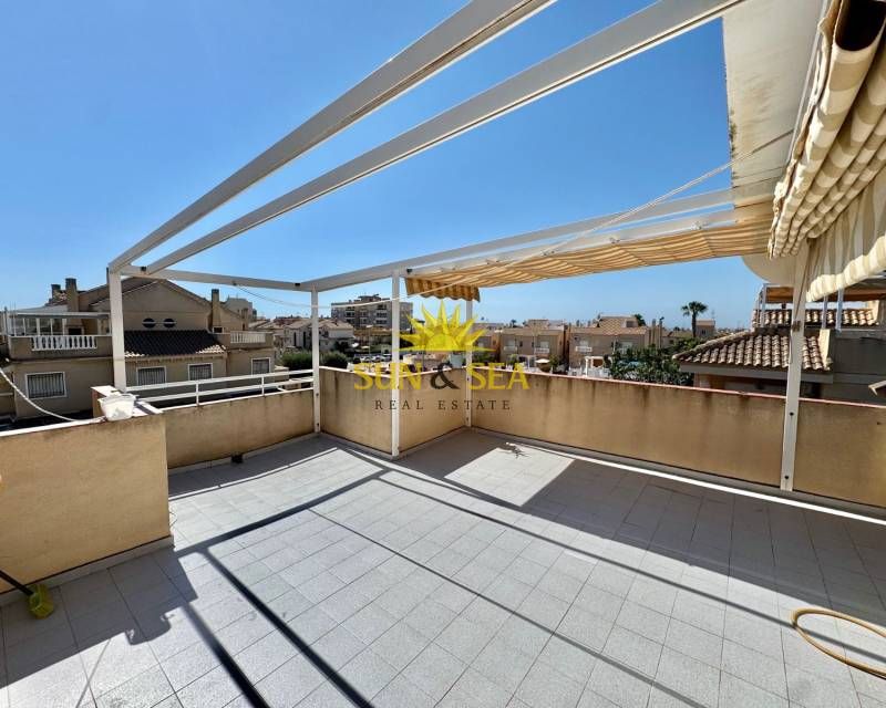 Terrassa de Àtic en venda en Torrevieja amb Calefacció, Terrassa i Moblat