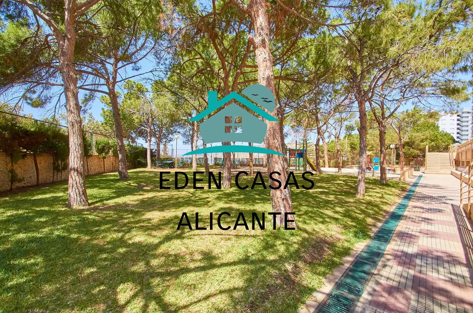 Außenansicht von Wohnungen zum Verkauf in Alicante / Alacant mit Klimaanlage, Heizung und Privatgarten